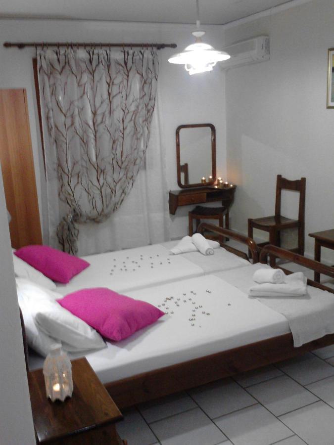 Mavra Studios Lygia  Bilik gambar